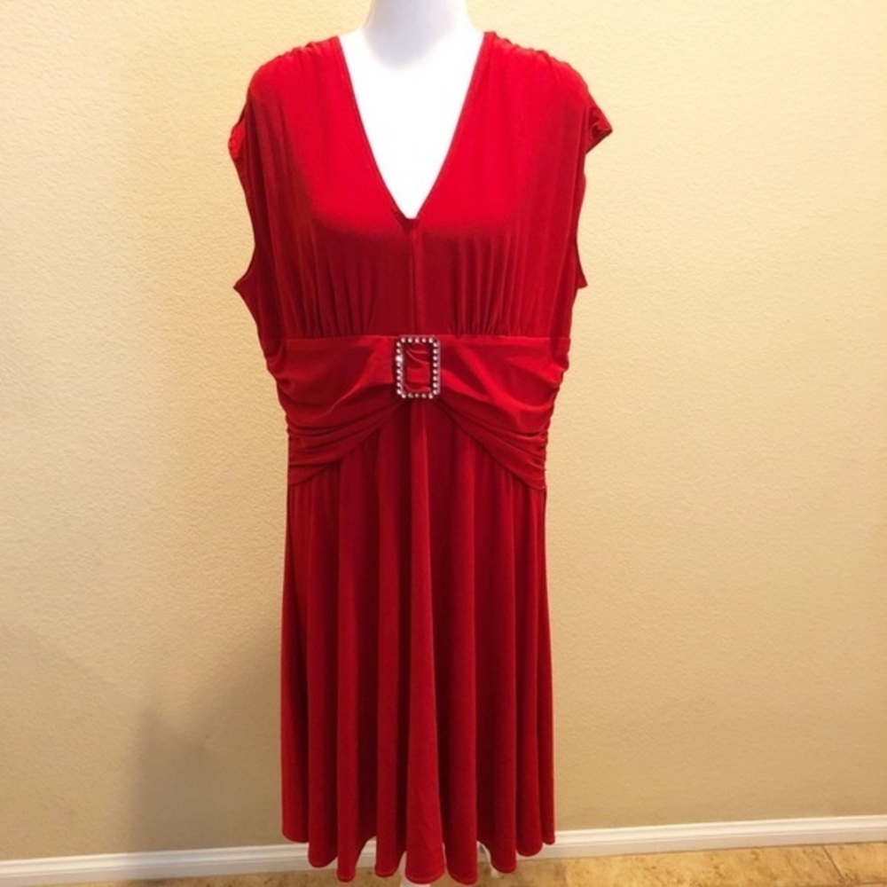 🎉HP🎉Karin Stevens red dress